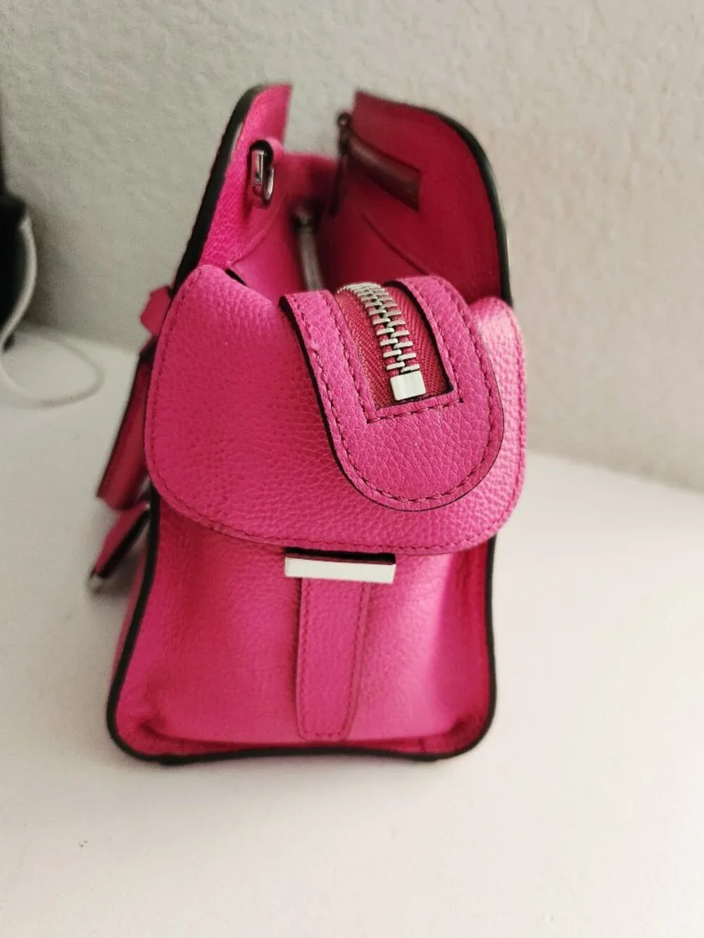 Like New Michael Kors Rasberry Pink Shoulder/Crossbody Bag Purse